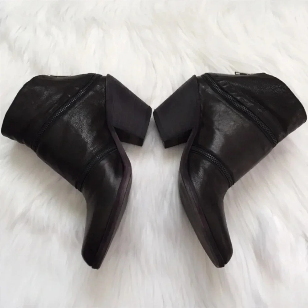 LD Tuttle “The Return” Convertible Leather Mule Booties Sz 6